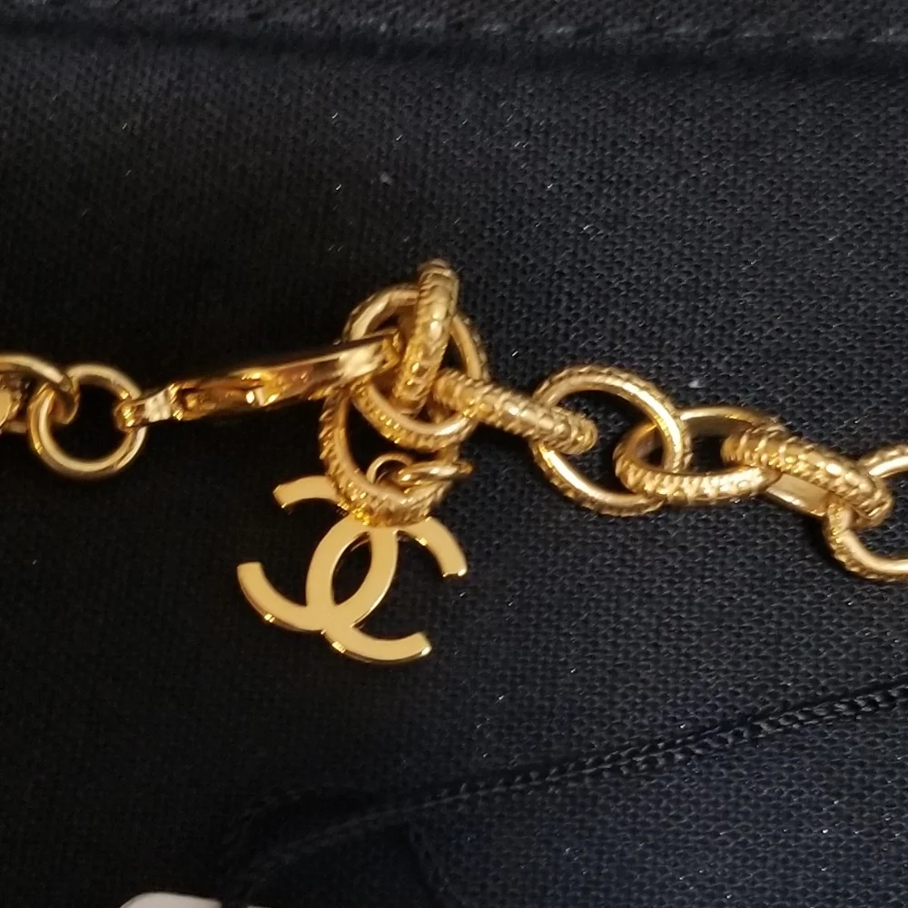 🆕️ Chanel CC Logo Gold &Strass Necklese